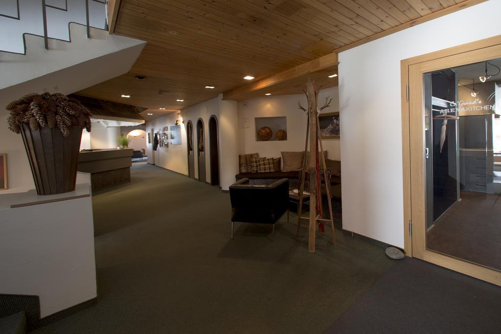 Arena Lodge ฟลิมส์ ภายนอก รูปภาพ
